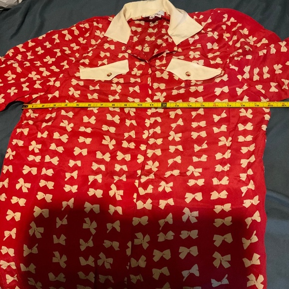 VINTAGE  SILK  BLOUSE BY  BELTRAMI  ‘CREEDS TORONTO ‘ SIZE 44’’ - Picture 9 of 14